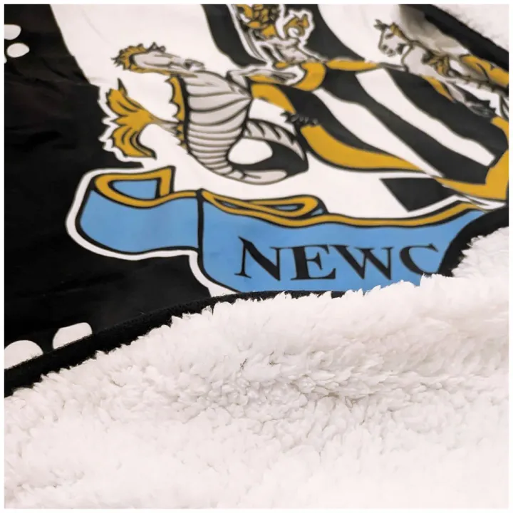 Newcastle United FC Sherpa Pet Blanket – снимка 3